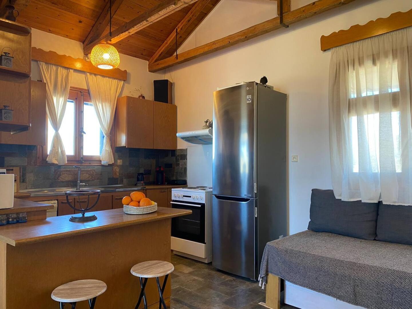 Nikita'S Apartment, With Seaview Каламаки Екстериор снимка