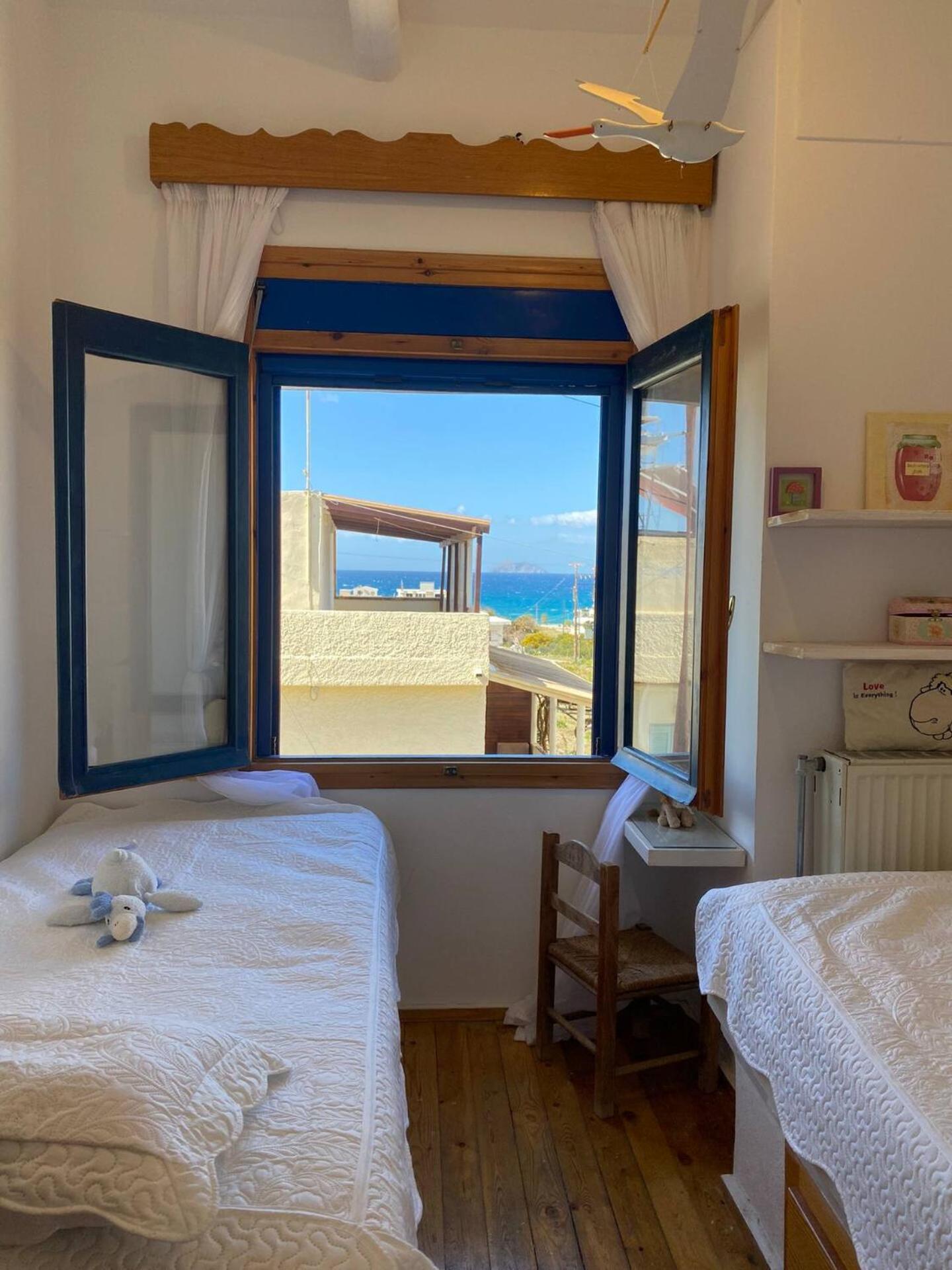 Nikita'S Apartment, With Seaview Каламаки Екстериор снимка