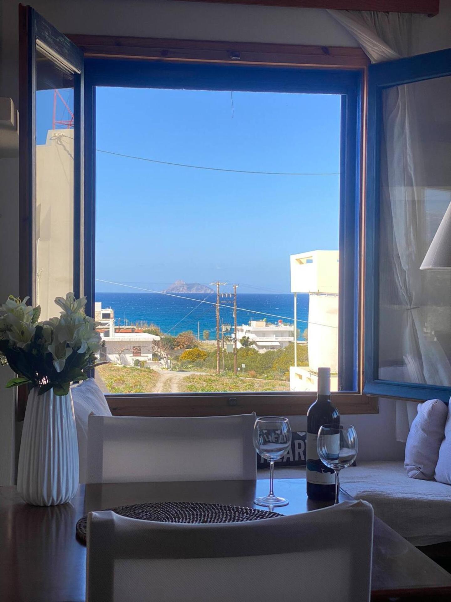 Nikita'S Apartment, With Seaview Каламаки Екстериор снимка